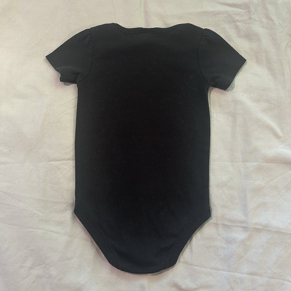 Disney - LIKE NEW Short sleeve Minnie Mouse onesie top/shirt. Size 18-24 months - Picture 3 of 3